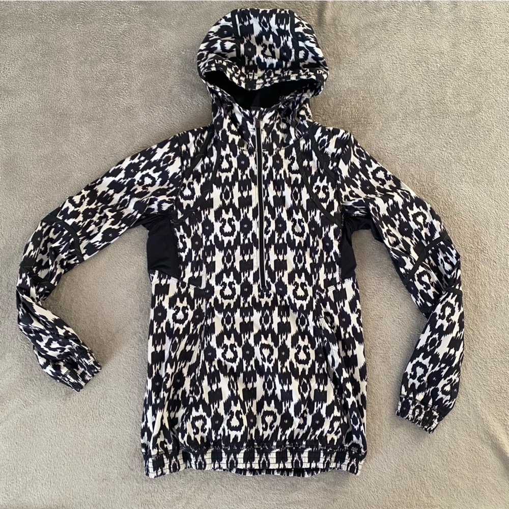 lululemon athletica Black and White Patterned Hoodie Jacket - Picture 2 of 13